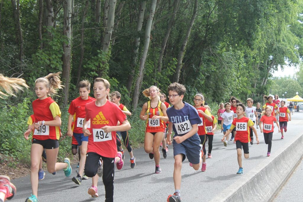 Children in running race Image by daniel puel from Pixabay 